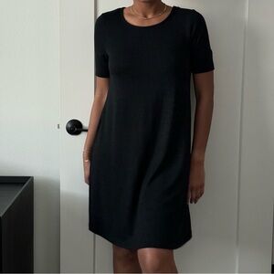 GAP Black Medium Weight Knit Short Sleeve A-Line Dress Women's Size M